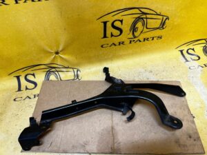 MOCOWANIE WSPORNIK BŁOTNIKA PRZÓD PRAWY PORSCHE PANAMERA 970 I LIFT