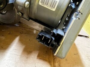 KOLUMNA KIEROWNICZA WSPOMAGANIE SZTYCA FORD FIESTA MK8