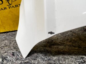 BŁOTNIK PRAWY PRZÓD GENESIS GV70 BIAŁA PERŁA