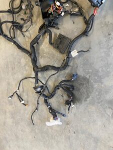 INSTALACJA WIĄZKA KOMORY SILNIKA NISSAN E-NV200