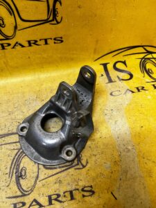 ŁAPA MOCOWANIE AMORTYZATORA PORSCHE CAYENNE II 7P5