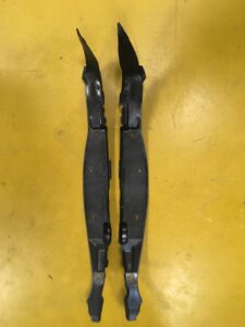 LEWA OSŁONA USZCZELKA LISTWA BŁOTNIKA INFINITI Q70