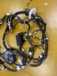 WIĄZKA INSTALACJA ŚCIANY GRODZIOWEJ INFINITI Q50