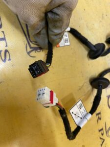 KOMPLET SIŁOWNIKI KLAPY LR L462 DISCOVERY V