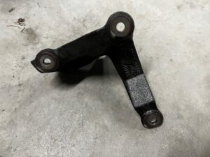 ŁAPA MOCOWANIE SILNIKA RENAULT MEGANE IV ESPACE V 1.8 TCE