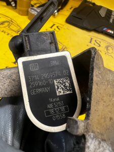 CZUJNIK POZIOMOWANIA ŚWIATEŁ TYŁ PRAWY BMW 5 G30 G31 M5 F90