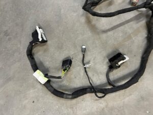 OKABLOWANIE WIĄZKA KOMORY SILNIKA FORD ESCAPE MK4 1.5 EB