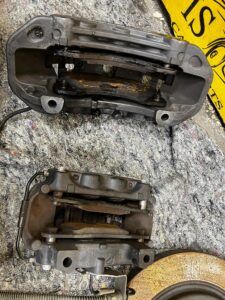 HAMULCE KOMPLET ZACISKI TARCZE KLOCKI PRZÓD + TYŁ PORSCHE CAYENNE 9Y 9Y3