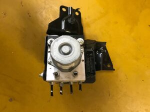 POMPA ABS 476604CB2A NISSAN X-TRAIL T32 2014-