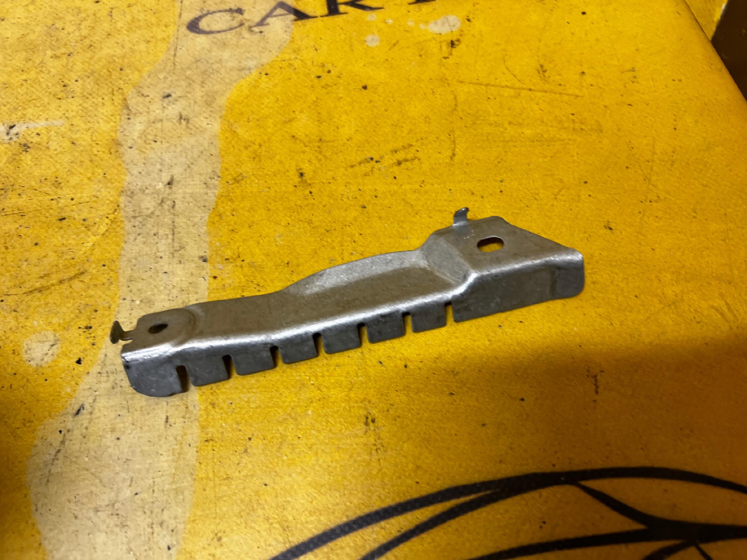 WSPORNIK UCHWYT MOCOWANIE BLACHA BMW F22