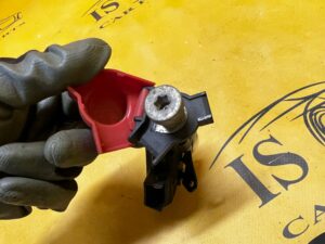 ROZDZIELACZ PRĄDU KLEMA PLUS DODATNIA BMW F07 F10 F11