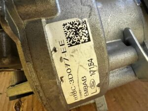 KOLUMNA KIEROWNICZA WSPOMAGANIE SZTYCA FORD FIESTA MK8