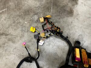 INSTALACJA WIĄZKA OKABLOWANIE DESKI KONSOLI AUDI Q5