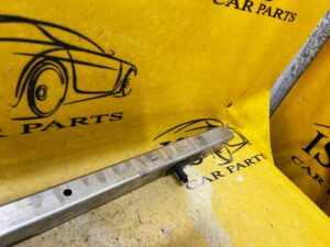 BELKA WSPORNIK WZMOCNIENIE PASA PRZÓD AUDI Q7 SQ7 4M0