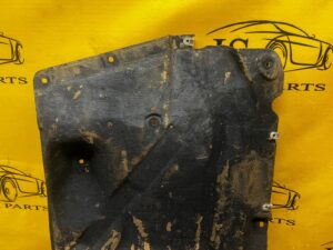 OSŁONA PŁYTA PODŁOGA PODWOZIA PRAWA BMW 1 F40