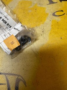 4 X WKRĘT SAMOGWINTUJĄCY 4,8X22 BMW X5 E53 3 E92 E93 5 F07 F10 F11 NOWY OEM