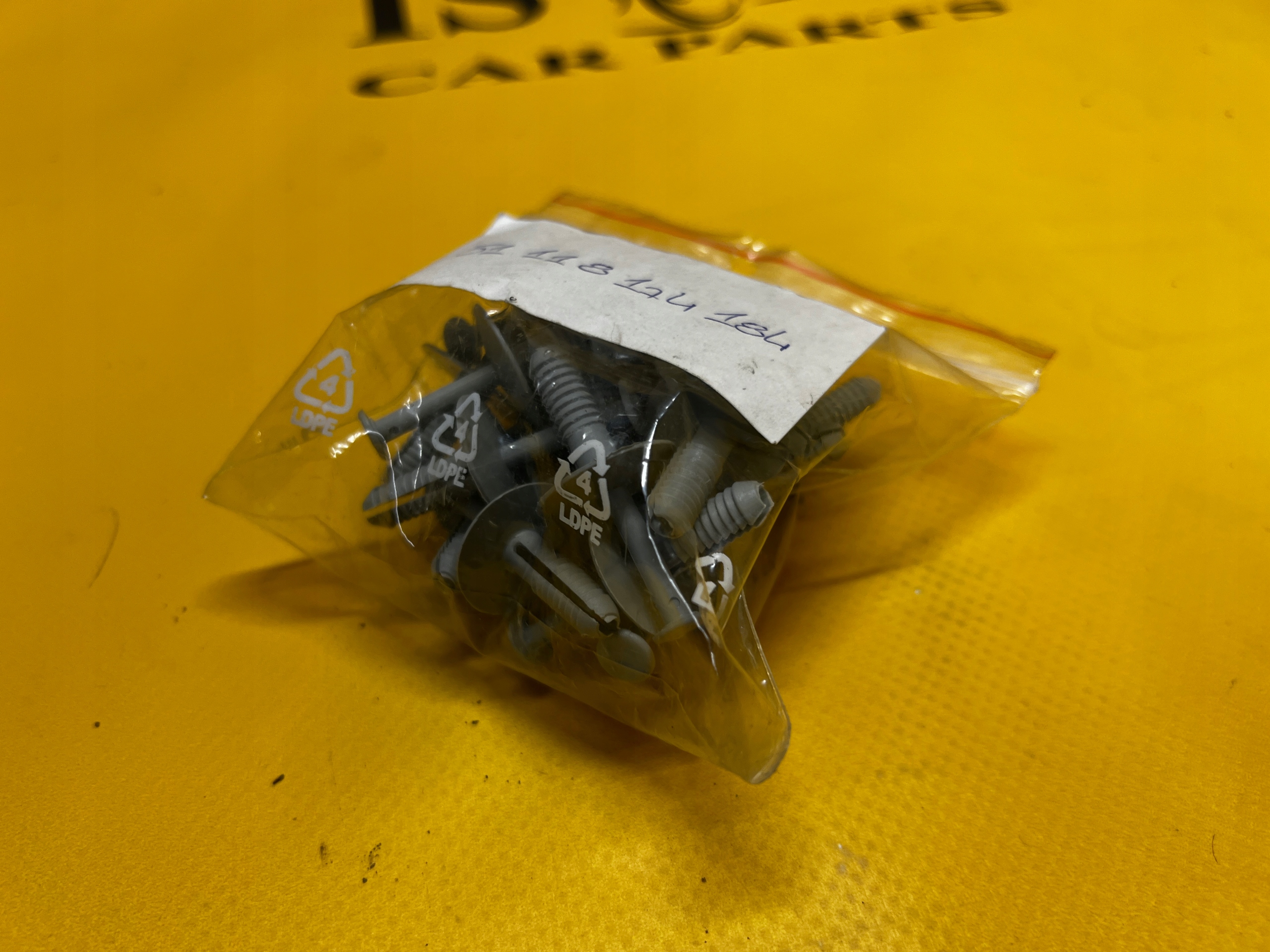 10 X SPINKA MOCOWANIE NIT BMW 1 E87 3 E36 COMPACT E46 E90 E91 NOWA OEM