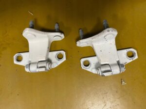 ZAWIASY DRZWI PRAWY LEWY PRZÓD TYŁ INFINITI Q70