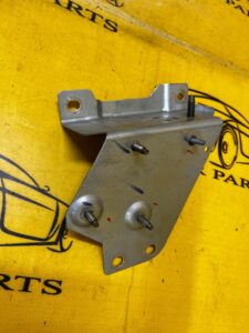 WSPORNIK MOCOWANIE BLACHA PRAWY PRAWE RANGE ROVER VELAR L560