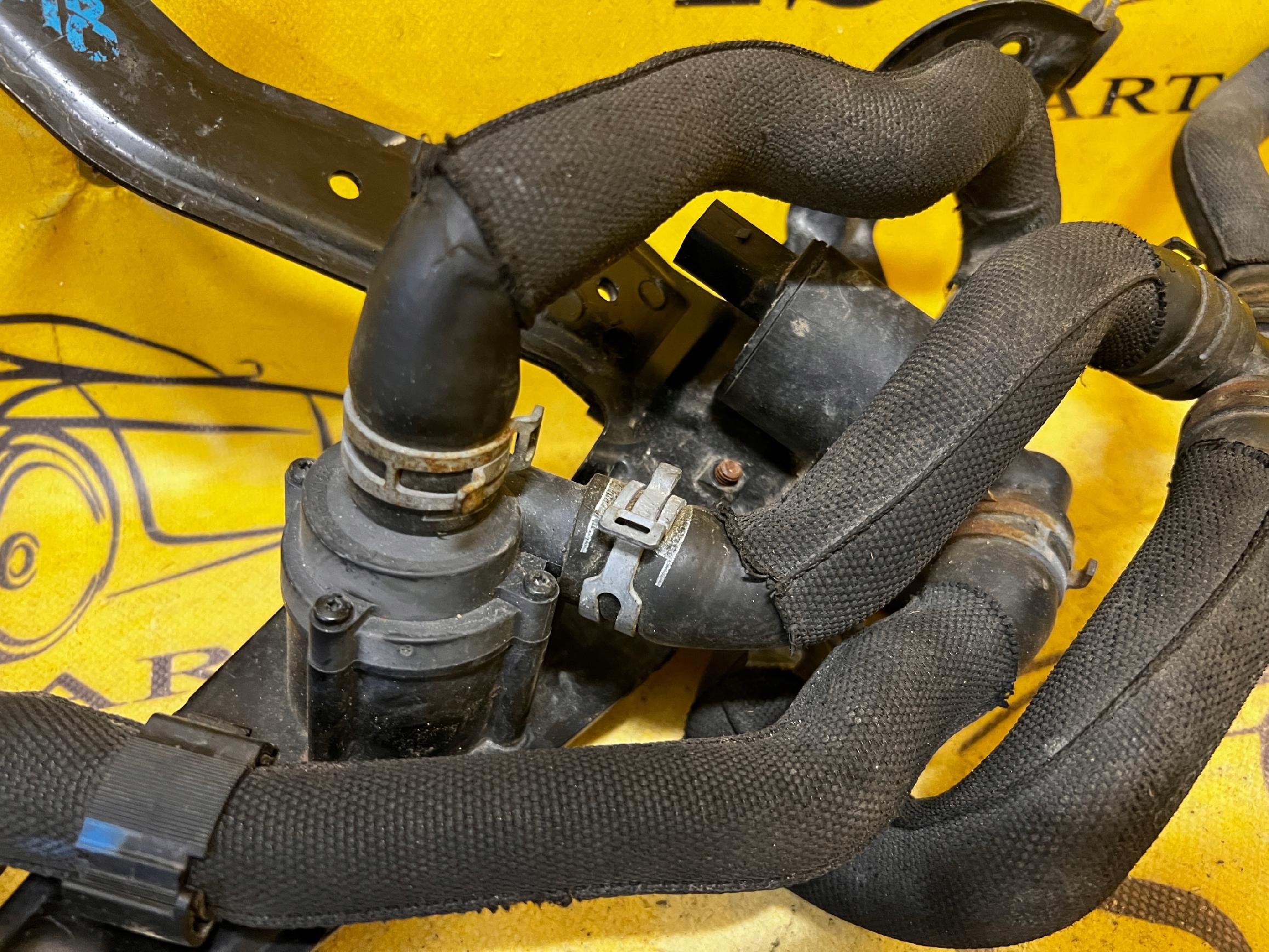 POMPA WODY RURY PRZEWODY WODY AUDI A8 D4 4.0 TFSI LIFT