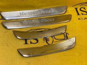 KOMPLET LISTWY PROGOWE NAKŁADKI LED MERCEDES W257