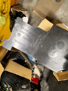 OSŁONA UCHWYT MOCOWANIE ABSORBER PRZÓD BMW F22 F23