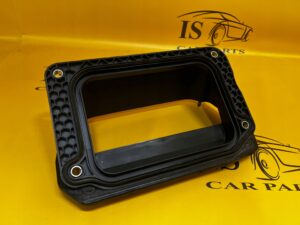 KRÓCIEC SSĄCY KRATKA WLOTU POWIETRZA AUDI SQ7 Q7 4M0