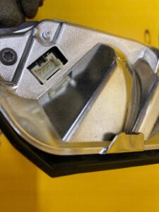 KIERUNKOWSKAZ ODBŁYŚNIK LED LEWY PEUGEOT 508 II