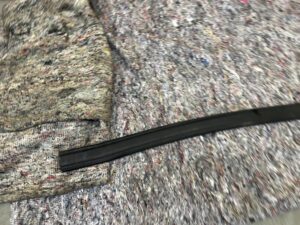 USZCZELKA GUMA PODSZYBIA MASKI RANGE ROVER VELAR L560