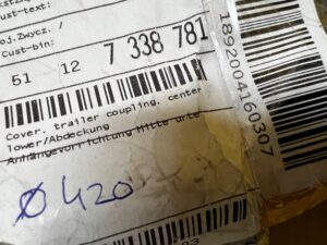 OSŁONA HAKA HOLOWNICZEGO ŚRODKOWA DOLNA BMW X3 F25 X4 F26 NOWA OEM