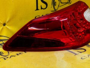 LEWA TYLNA LAMPA W BŁOTNIK INFINITI Q70 M35 EUROPA