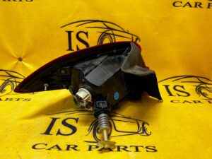 PRAWA LAMPA TYŁ W BŁOTNIK FORD FIESTA MK8 ZWYKŁA