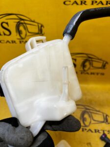 ZBIORNICZEK PŁYNU HAMULCOWEGO FORD KUGA ESCAPE MK3