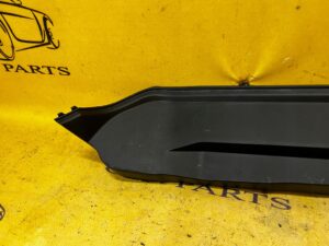 LEWA GÓRNA OSŁONA POKRYWA BŁOTNIKA PRZÓD GENESIS GV70