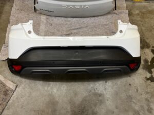 ZDERZAK 4PDC KLAPA LAMPY BELKA TYŁ DACIA SANDERO III STEPWAY 2024R LIFT 369