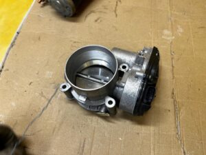 PRZEPUSTNICA FORD MUSTANG VI 3.7 V6