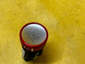 RRZEŁĄCZNIK PRZYCISK START STOP AUDI TT 8S