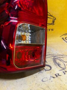 LAMPA TYŁ TYLNA LEWY LEWA TOYOTA HILUX VIII 8