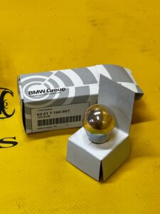 ŻARÓWKA SREBRNA KIERUNKOWSKAZÓW BMW NOWA OEM