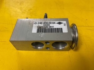 ZAWÓR ROZPRĘŻNY NAGRZEWNICY MERCEDES B-KLASA W246 INFINITI Q30