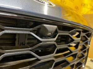 FORD KUGA MK3 MASKA LAMPY PRZÓD CHŁODNICE ST LINE CHROMA BLUE