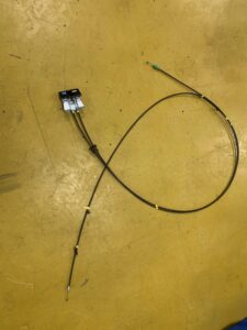 LINKA RĄCZKA CIĘGNO MASKI KLAPKI NISSAN LEAF I ZE0