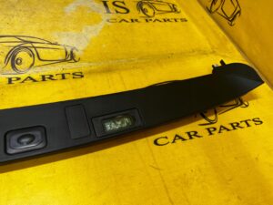 LISTWA KLAMKA KLAPY BAGAŻNIKA TYŁ RANGE ROVER VELAR L560