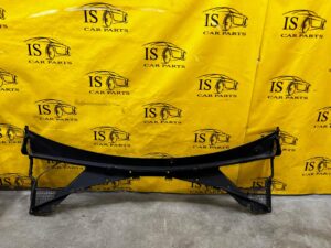 PODSZYBIE RANGE ROVER VELAR L560