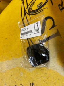 OSŁONA ZAŚLEPKA ZDERZAKA UCHA HOLOWNICZEGO TYŁ BMW F40 M135i NOWA OEM