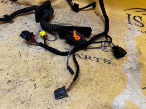 INSTALACJA WIĄZKA PRZEWODÓW DRZWI PRZÓD PRZEDNIE PRAWY PRAWA SKODA SCALA