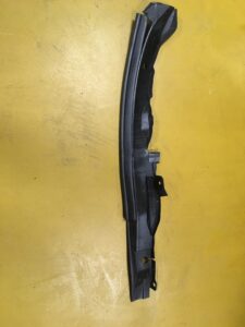 LEWA OSŁONA USZCZELKA LISTWA BŁOTNIKA INFINITI Q70