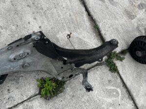 WÓZEK BELKA SANKI ZAWIESZENIE PRZÓD RENAULT CAPTUR I PRZEDLIFT 0.9 TCE