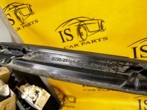 MOCOWANIE OSŁONY SŁUPKA BŁOTNIKA TYŁ PRAWY RANGE ROVER EVOQUE L538 3 DRZWI