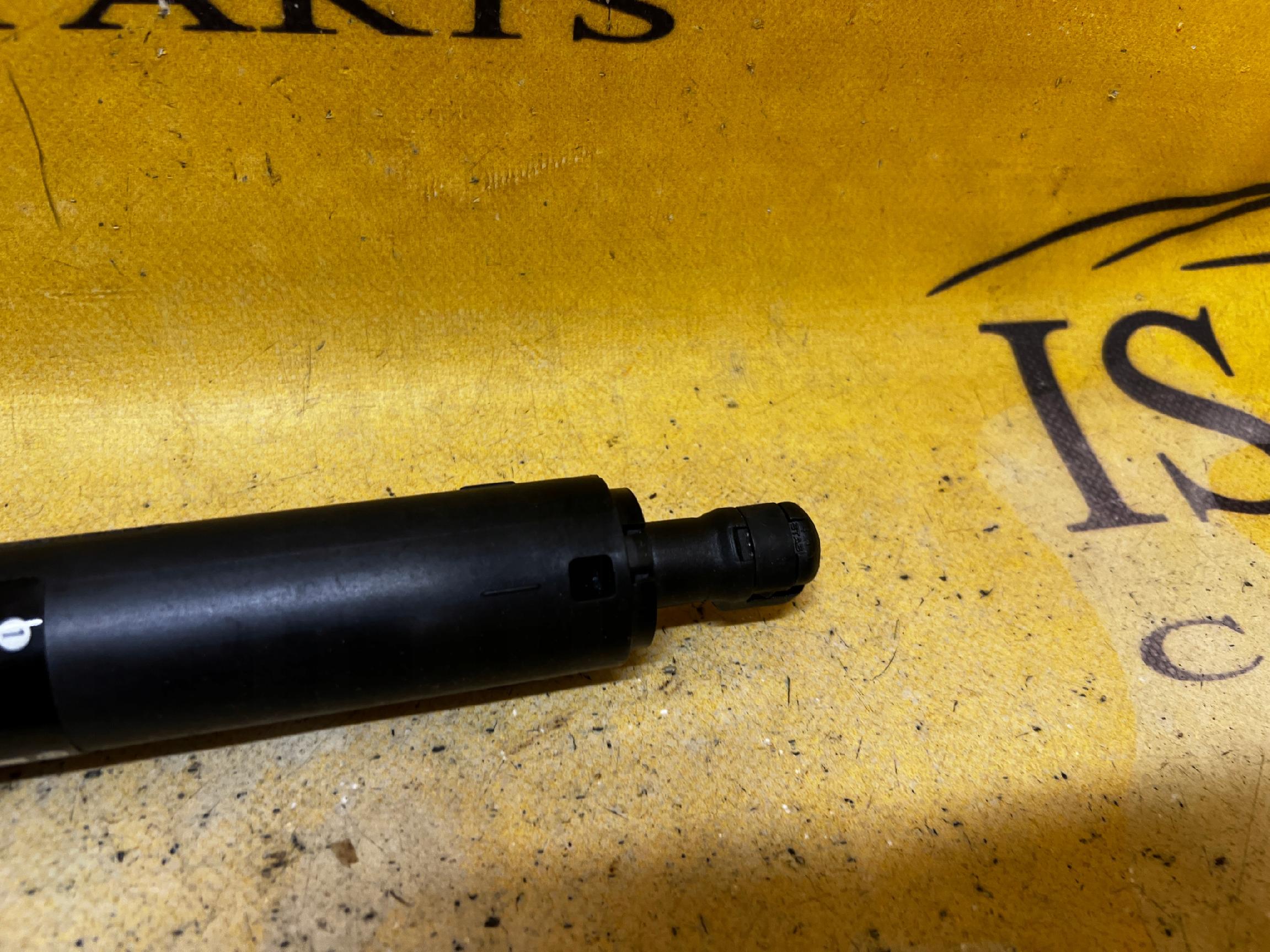 SIŁOWNIK KLAPY TYŁ POKRYWY BAGAŻNIKA LEWY BMW X6 E71 E72 NOWY OEM